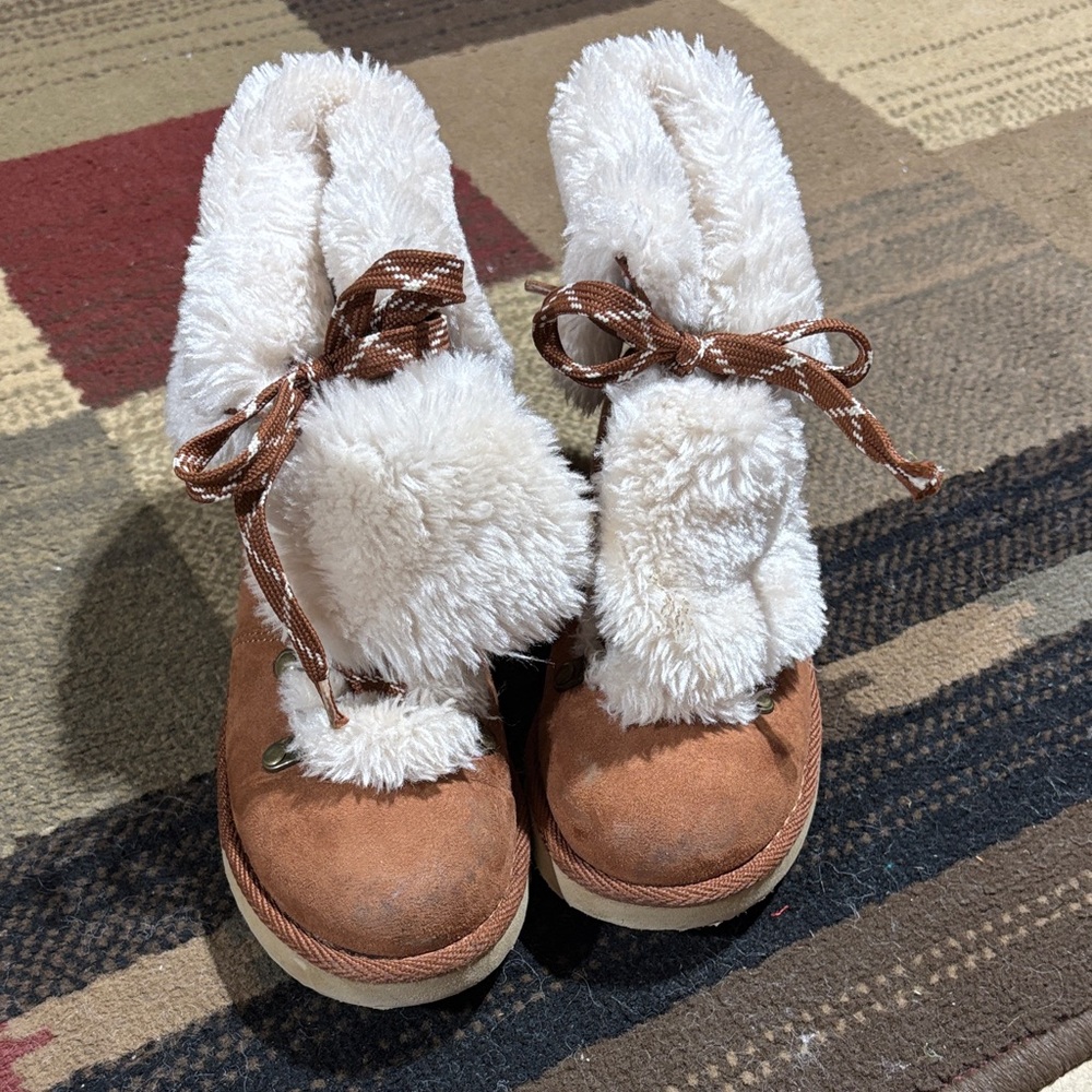 GAP Kids Cozy Brown and White Fur Boots